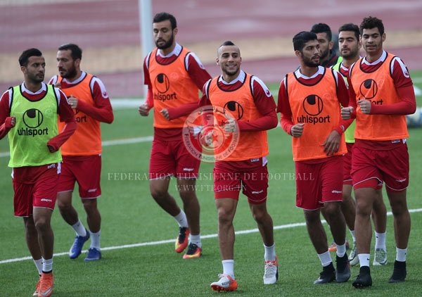 Ahmedlancien's tweet photo. 2ème séance d'entraînement :
#Jeridi #BenCherifia #Abdennour #Harbaoui #BenHatira 🇹🇳 https://t.co/Hx0bkfkBbF