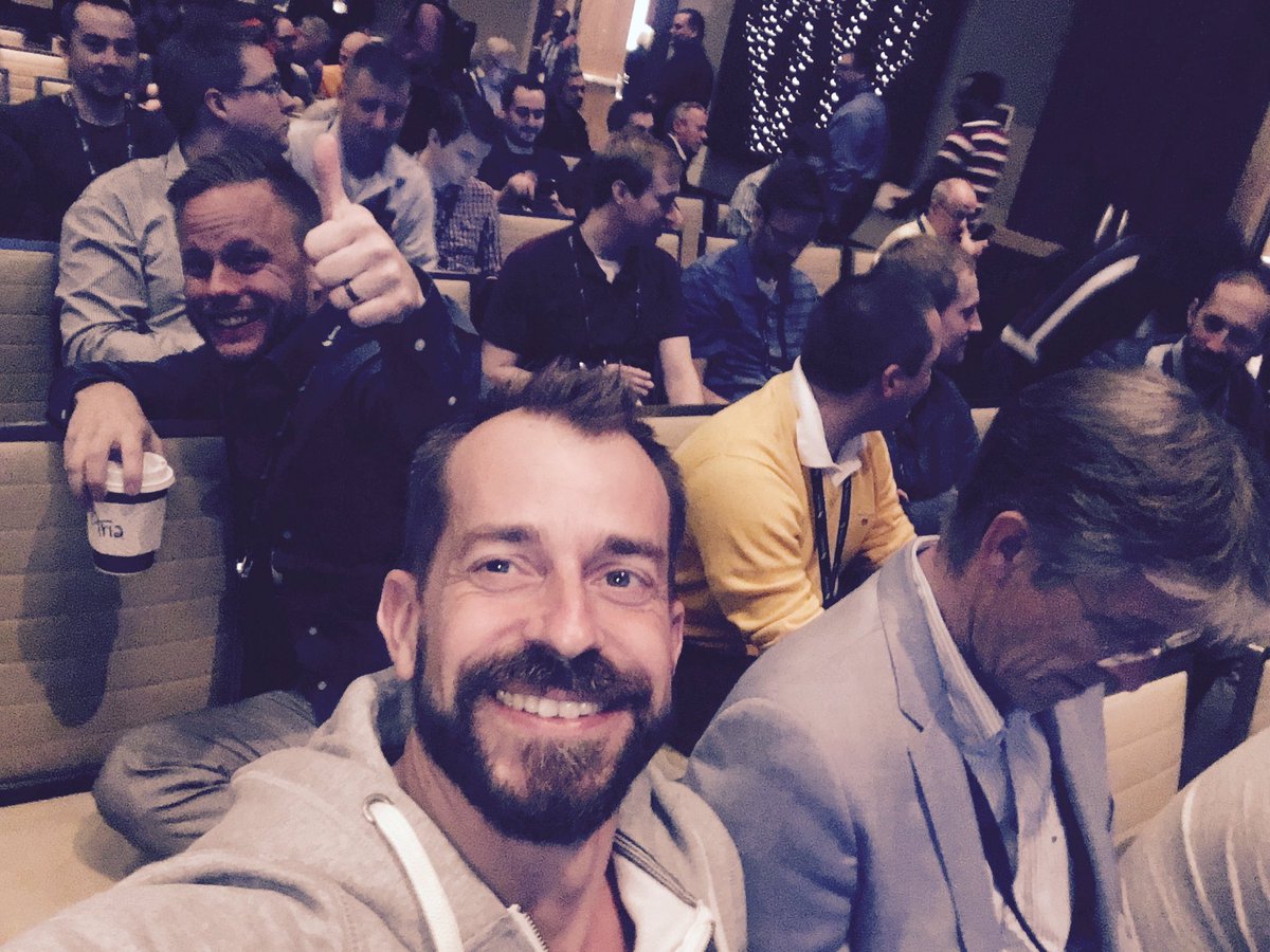 #theswedes are waiting for #senchacon keynote. #sencha
