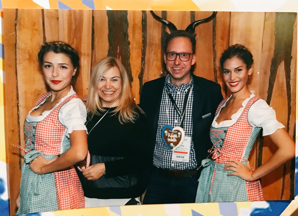 dublinbert's tweet photo. Somehow @FuerstinvM and I ended up in the wrong event 😜#Oktoberfest #ConvCon #DDBDE #hagebaumarkt https://t.co/mhbVBjTXrn