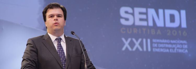 Setor energético está se realinhando e abrindo diálogo legítimo, diz ministro

Confira: migre.me/vrYWk