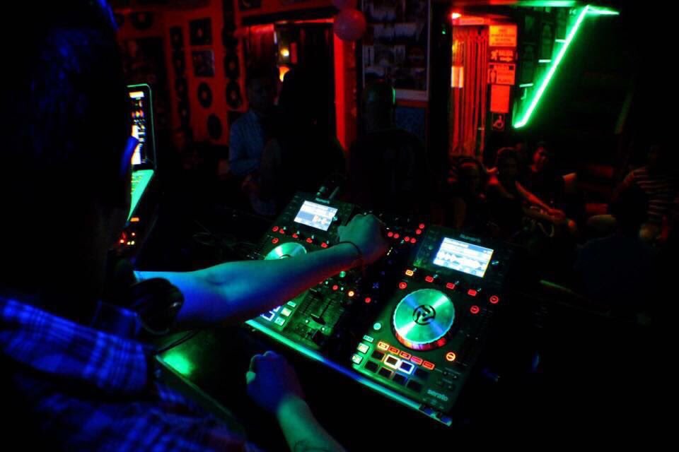 Marksldu's tweet photo. Vamos está semana a darle con las mejores vibras !! @Marksldu #TheMusicisLife #Semanadetrabajointensa https://t.co/IJbyNAb0Rx