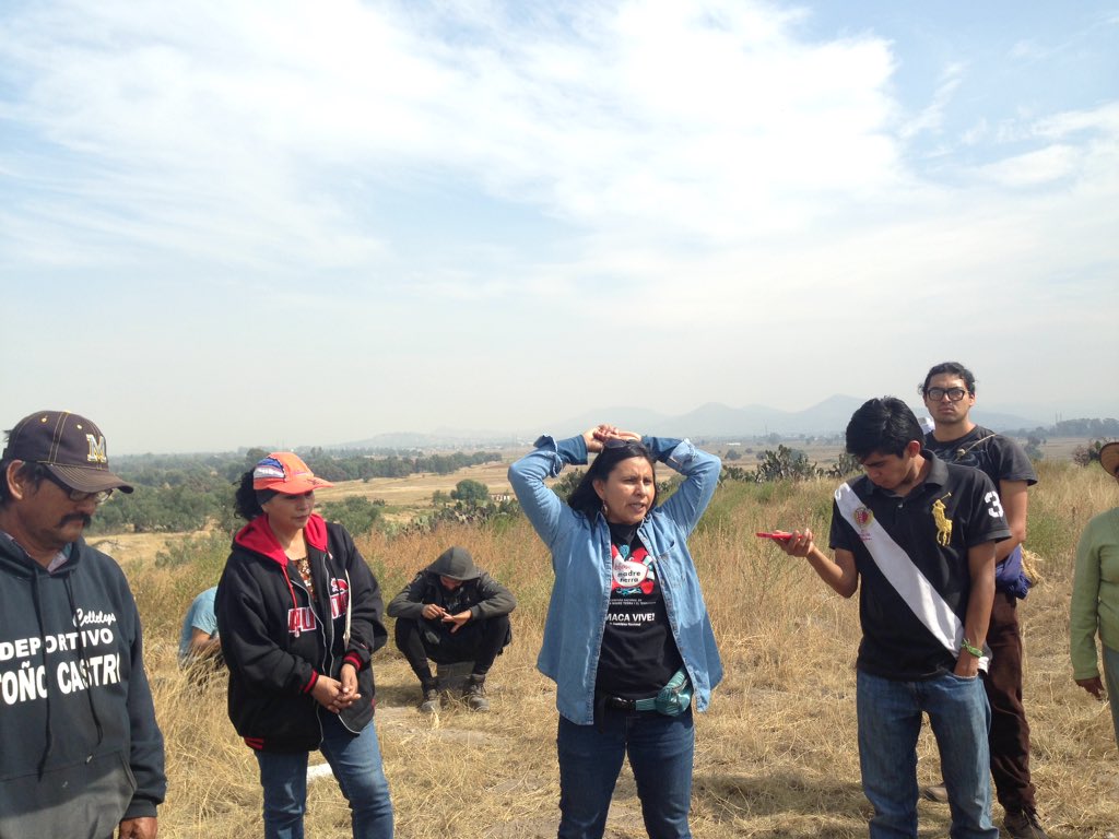 "Ya hay una invasión en nuestras tierras, ya hay maquinaria para construir la autopista que lleve al aeropuerto" <a href="/AtencoFPDT/">Atenco FPDT</a>