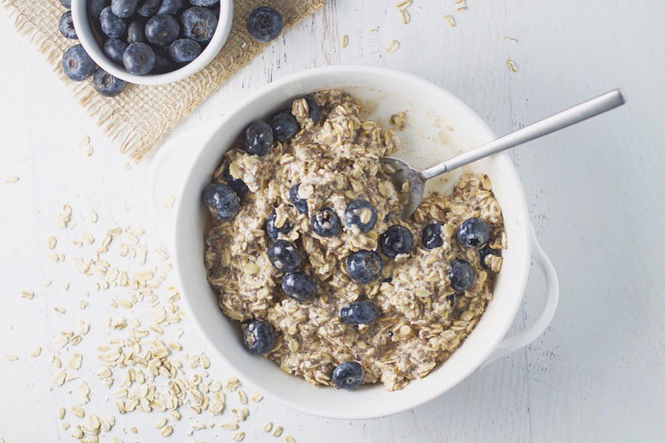 spinach4bfast's tweet photo. Overnight oats for breakfast 😍🍃 Recipe: https://t.co/mU4L2C20tn https://t.co/Sok7icdIFA