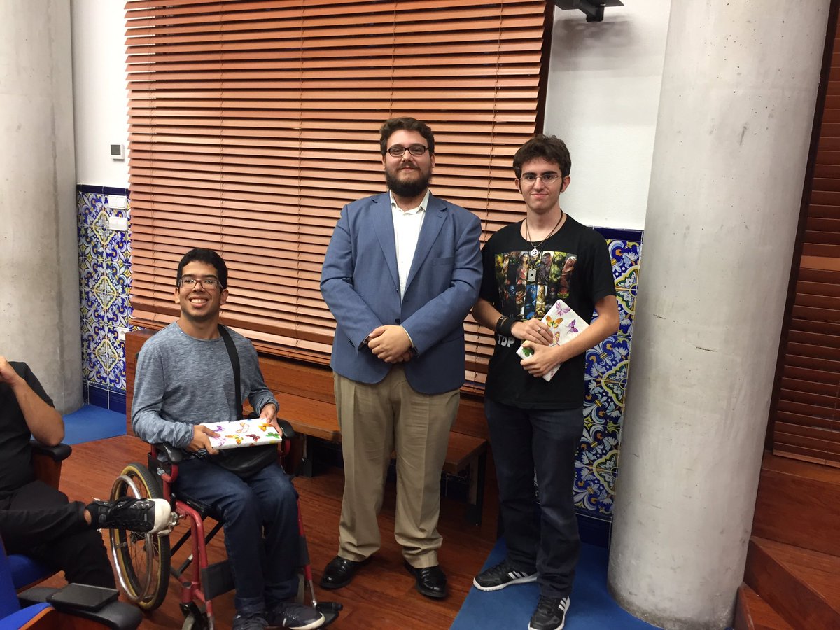 clubdedebateum's tweet photo. Enhorabuena a los finalistas y ganadora del I Torneo de discurso espontáneo con motivo del #BUM2016. ¡A seguir mejorando con el premio! https://t.co/dNAntg0Lpx