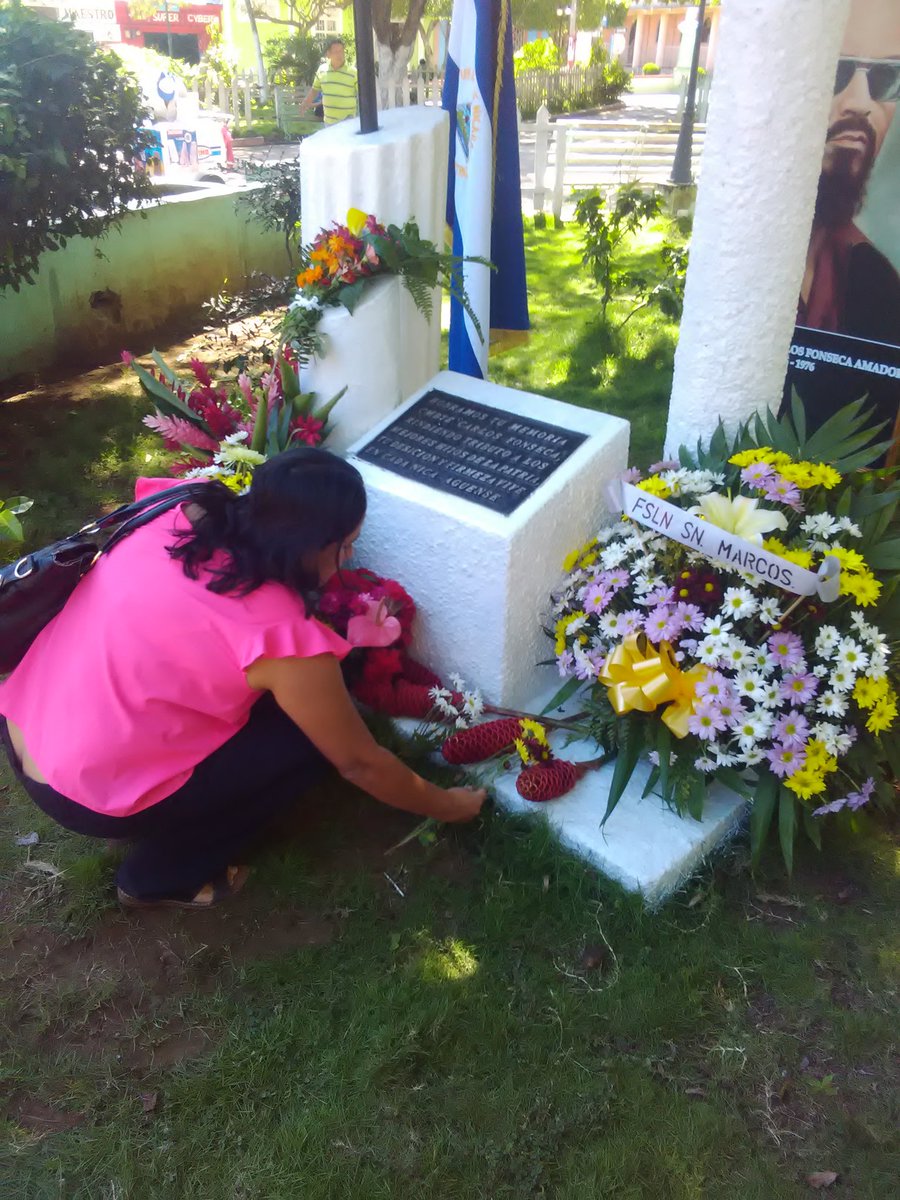 redsanmarcos's tweet photo. #UnaFlorParaCarlos 
Hoy 8 de noviembre Se conmemora los 40 años al padre de la revolución popular sandinista san marcos dice presente. https://t.co/v5K7EU9BvJ