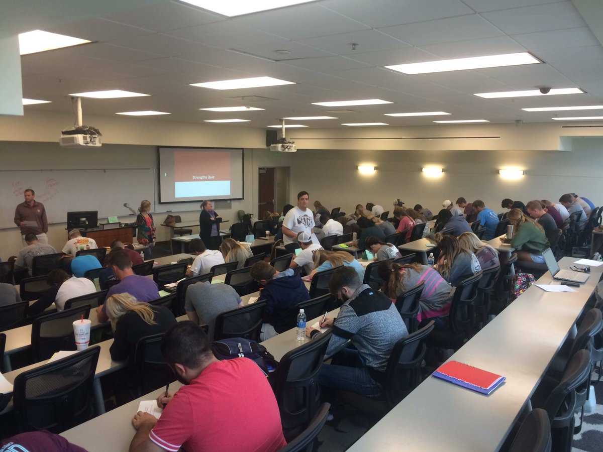 aled301JONES's tweet photo. #aled301 students taking a quiz over their Strengths-Based Leadership today! https://t.co/T1oGt1tizW