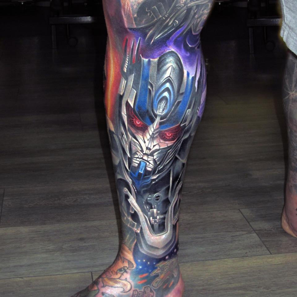 PiotrDedel's tweet photo. Optimus prime done by @Intenzeink @KillerInkTattoo @HustleButter https://t.co/9thi7MdzR6