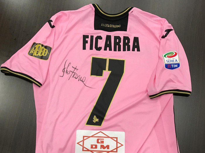 palermocalcioit's tweet photo. Su @CharityStars le maglie #1000inA di @FicarraePicone offerte dal nostro sponsor Di Maria https://t.co/LnURYkh4HG https://t.co/uTO4HJG2zo https://t.co/eJsaFyDYkk