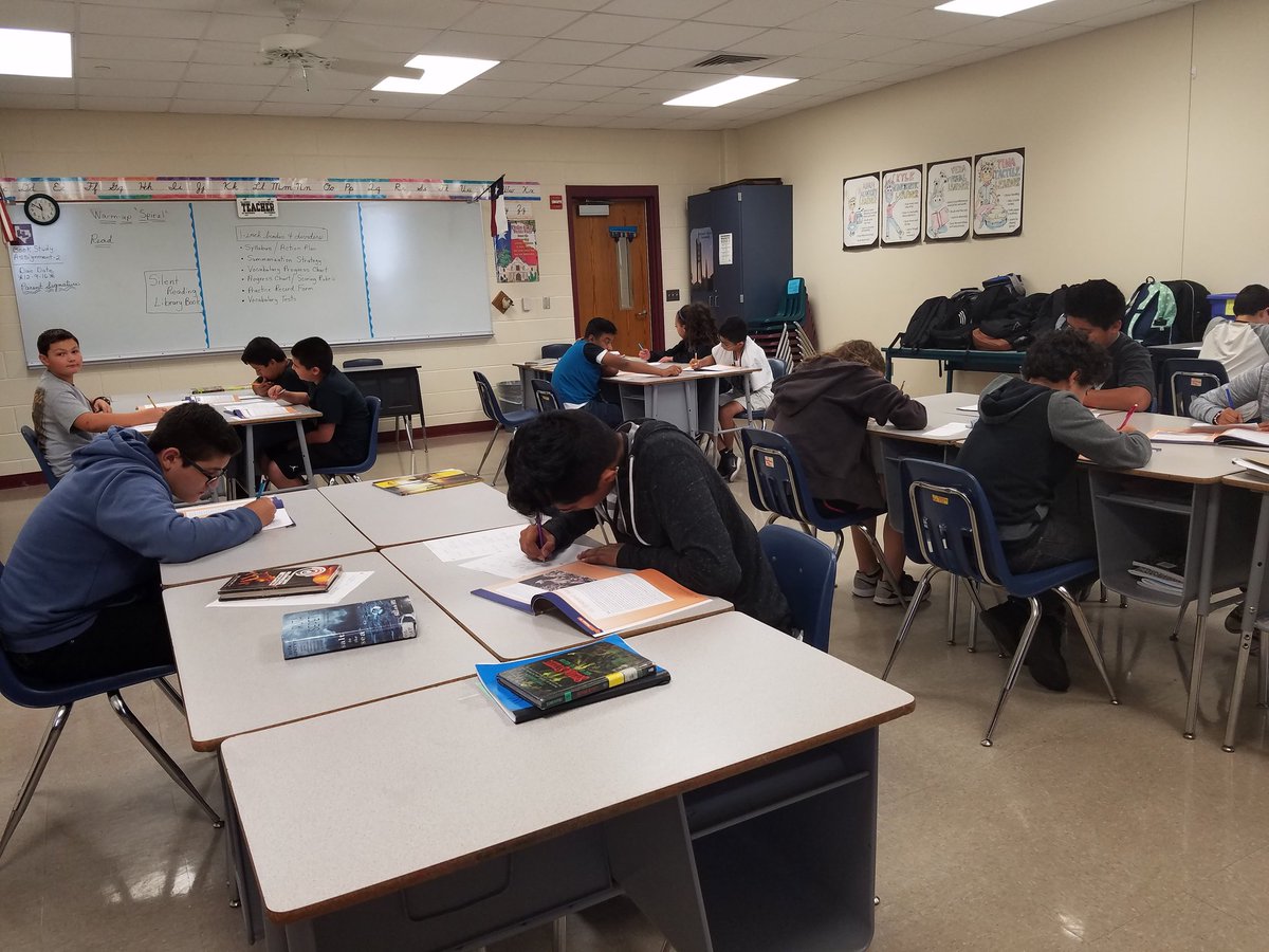 cdt_left's tweet image. My students are working very hard on the Summarization  Strategy !!!