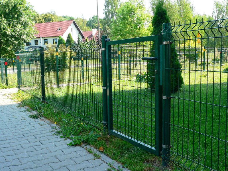 Ограждение газона, парковых зон, пешеходных и велосипедных дорожек- как неотъемлемая часть городской инфраструктуры. zazaborom.com.ua/ograjdenie-gaz…