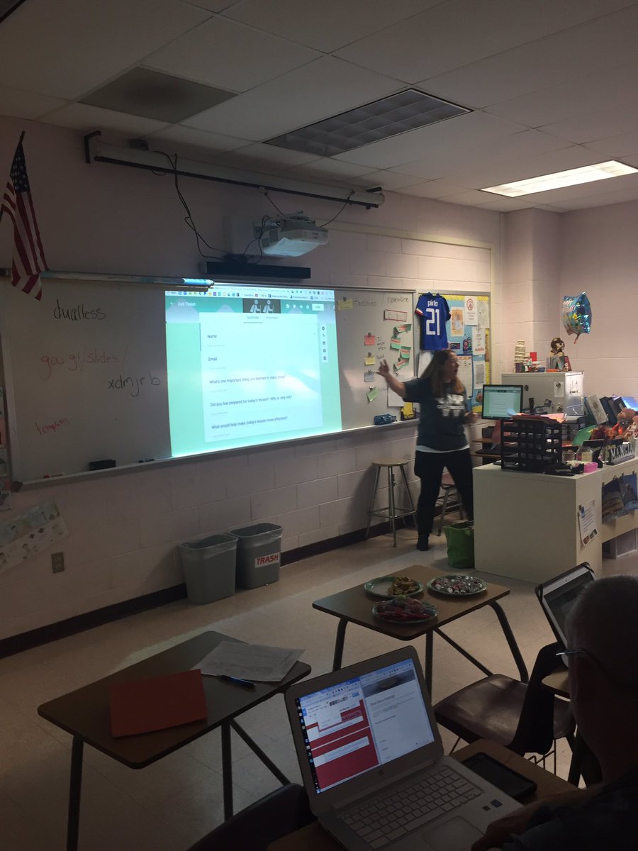 JenFischer18's tweet photo. TransFORMing instruction with @mskelly103 during the #edison2016 PD Day. #wwmsrocks https://t.co/ntxpodeZmh