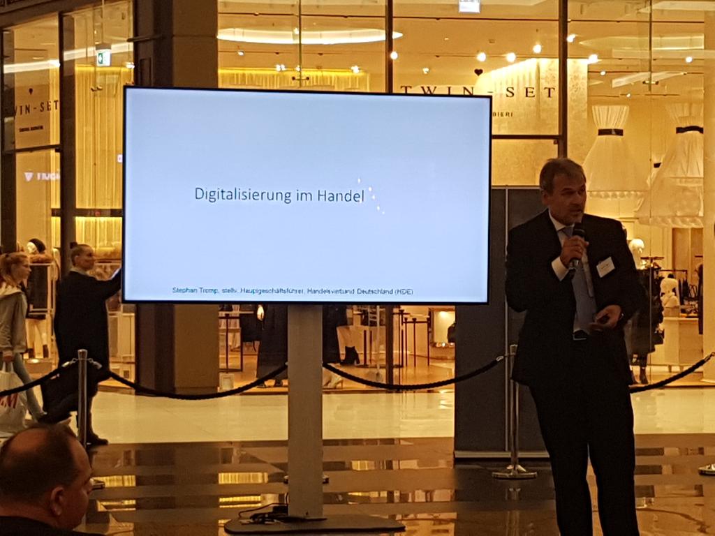 Chris Tighe (@ctighe) on Twitter photo .<a href="/StephanTromp/">Stephan Tromp 🇪🇺</a> "Wer heutzutage digital nicht existiert, den gibt es nicht!" #DeutschlandDigital #SmartRetail .<a href="/StephanTromp/">Stephan Tromp 🇪🇺</a> "Wer heutzutage digital nicht existiert, den gibt es nicht!" #DeutschlandDigital #SmartRetail