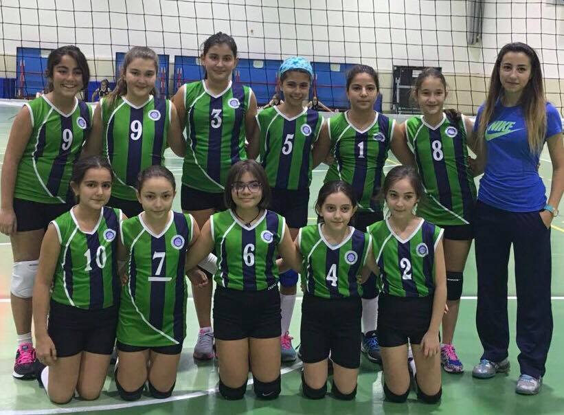 1948ausk's tweet photo. 2005-2006 doğumlu sporcularımızdan oluşan Minik Kız Voleybol Takımımızın müsabakaları devam ediyor. https://t.co/rZ1aSG0BjB