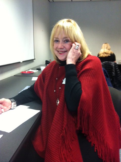 Our volunteers are still on the phones! We don't stop until the polls close. Every vote matters! 💪🏻🇺🇸🍎