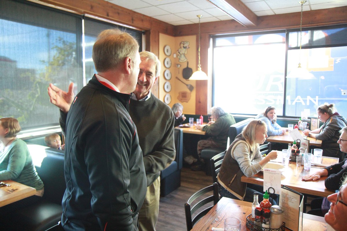 We had a great #ElectionDay lunch stop at the @DuluthGrill. The Hobo Soup is always delicious! Talked to voters big and small! #mn08