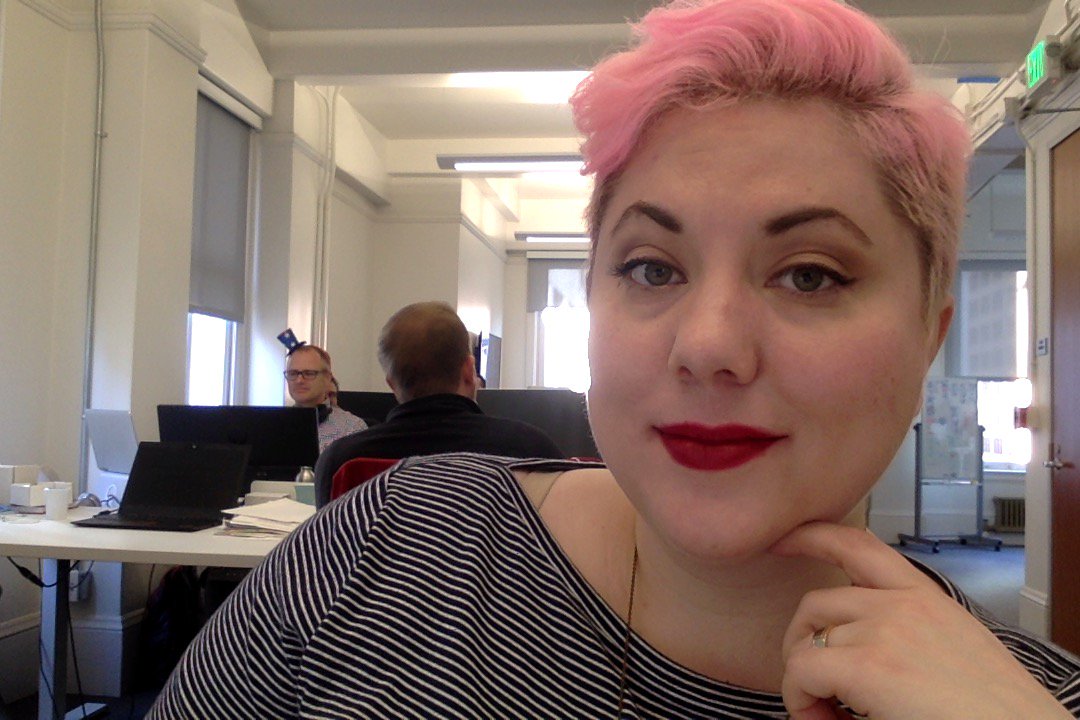 mostlymartha's tweet image. Election Day #deskselfie #featuringjohn #featuringatinypatriotichat