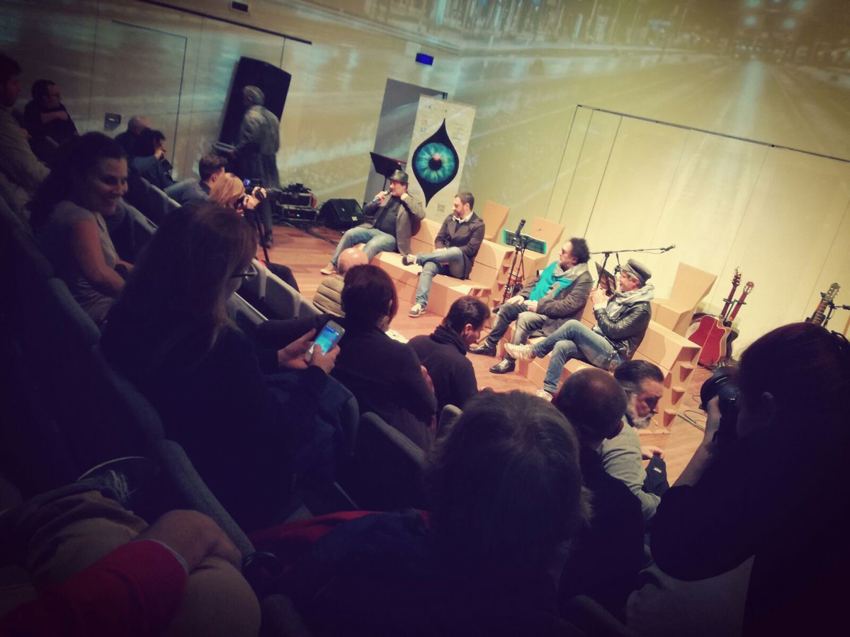 LDOsocial's tweet photo. Senza passaporto: incontro sulla world music con @EnzoAvitabile 
@icompanymusic #ldo2016 https://t.co/8HmyvEF6TD