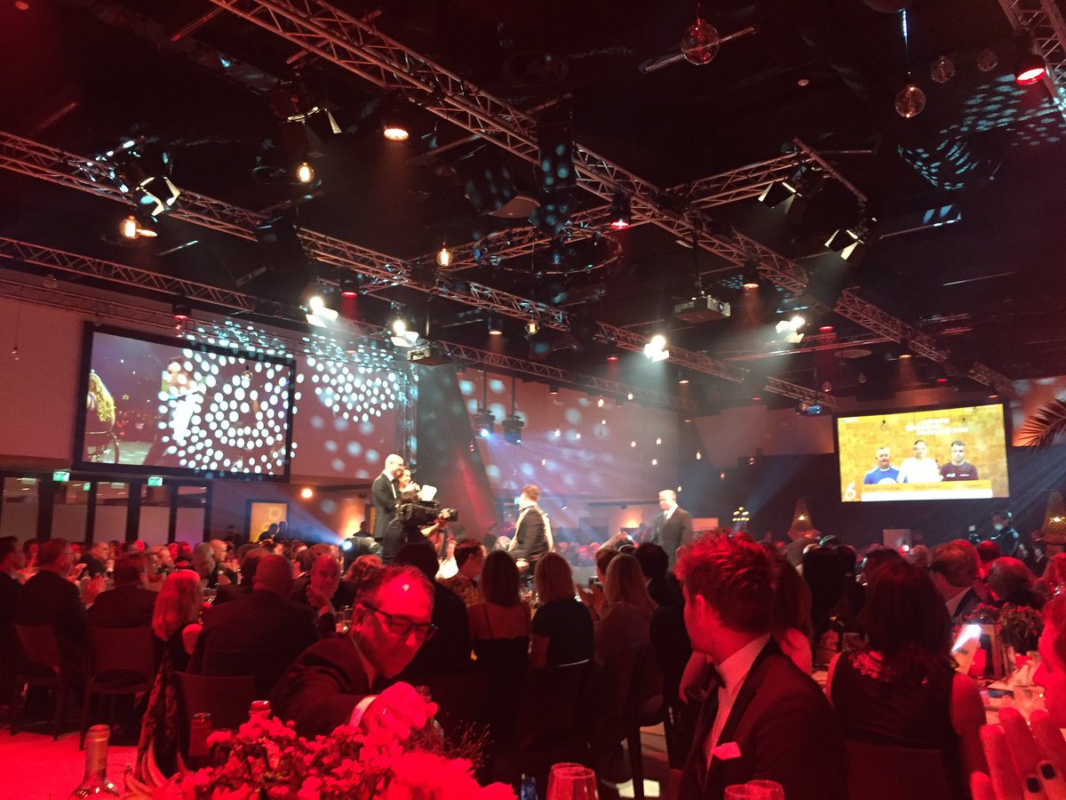 En weer een geweldig Fonds Gehandicaptensport Gala @HandicapEnSport met de hele NL sportwereld. 👍👍 <a href="/NikeBoor/">Nike Boor</a> en team