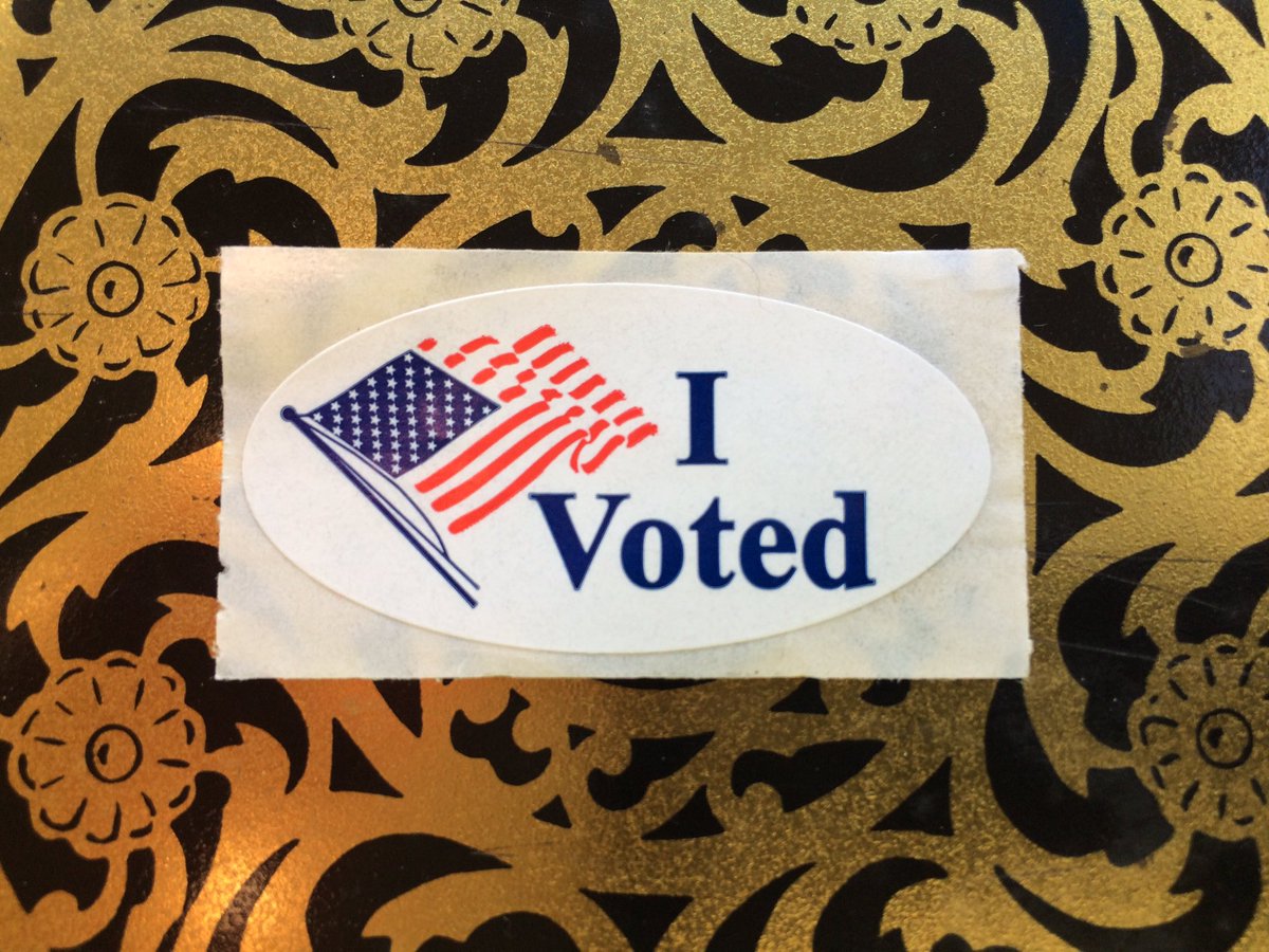 THOPshow's tweet photo. #GOVOTE, then tune in to @WMUA at 4:30pm for @UMassDems and @SmithRepubs on #THOP: Election Day edition! https://t.co/D2m9MPQ0G8