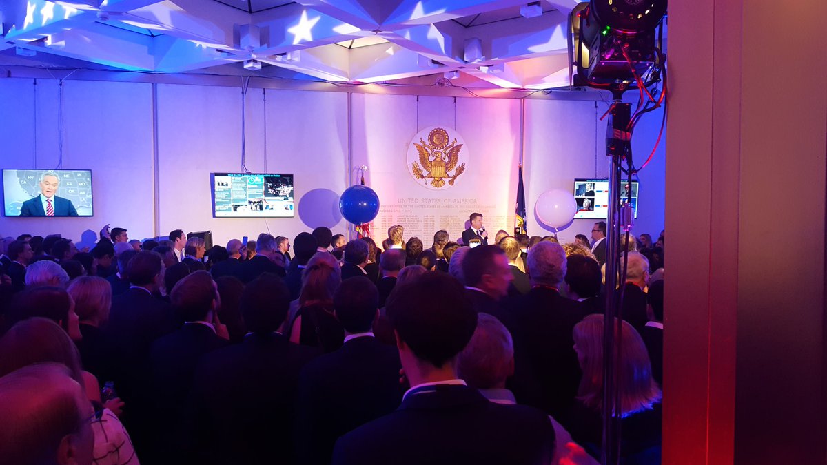 At #electionnightlondon with <a href="/MatthewBarzun/">Matthew Barzun</a> speaking! #youngleaders