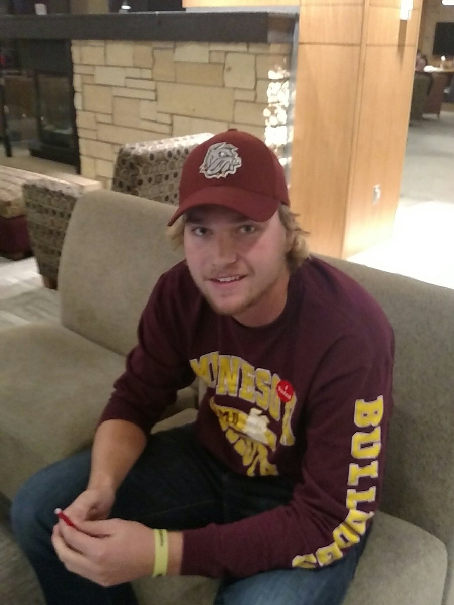 kodey_weis's tweet photo. #ElectionUMDuluth A1: Dan Schacht voted for @realDonaldTrump because he prefers his integrity compared to the other candidates #UMDJour https://t.co/CWg4p2cXLA