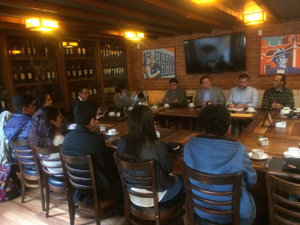 Jbernaldezg's tweet photo. Fue un gusto felicitar a los ganadores de #Cebraton en representación del Rector @JorgeOlveraG https://t.co/eSnjYOYdsg