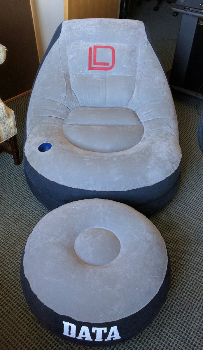 yarikoptic's tweet image. My pilot seat is ready for #SFN2016 . Come chat about #Datalad, #NeuroDebian et al. to booth 4113