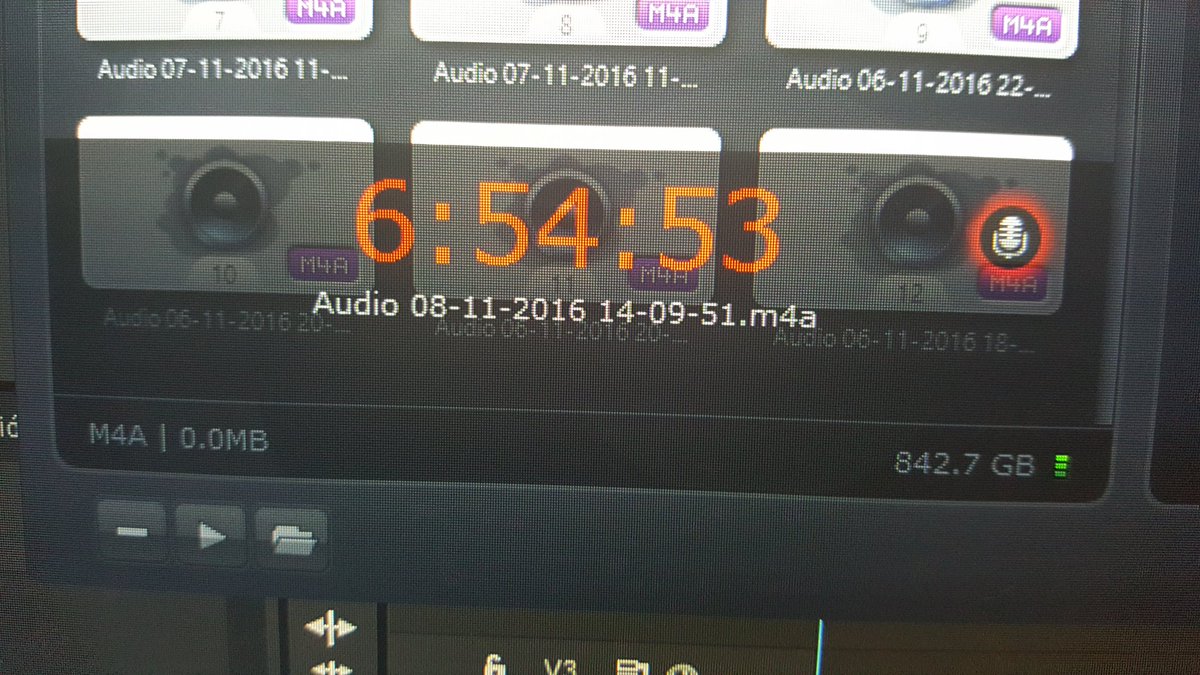Dangelisa's tweet photo. Me acabo de dar cuenta que deje el audio grabando, lleva casi 7 horas 😂😂
Estoy el triple de despistada de lo normal! https://t.co/DXMZaChNwE