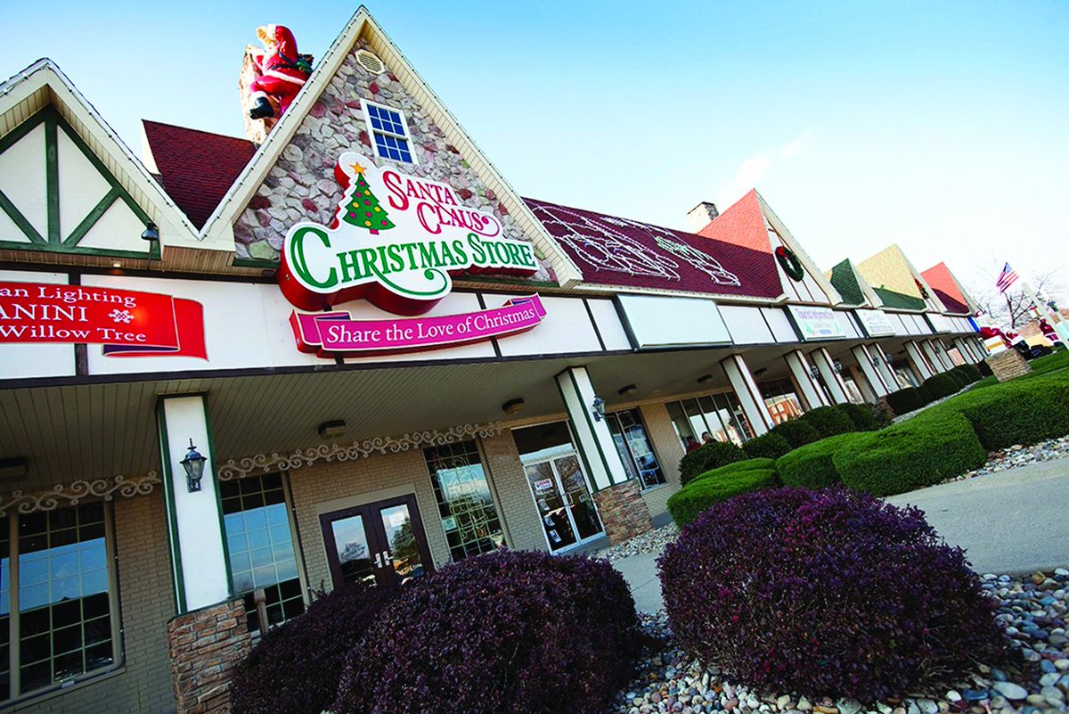 SantaClausStore's tweet photo. Come on in and experience the magic of Christmas! Let our associates help you pick the perfect gift. https://t.co/Higc7IyV4x