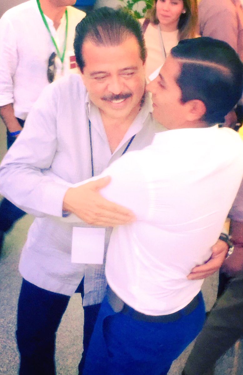 ManuelCardenasE's tweet photo. Gracias Subsecretario de  @SEDESOL_mx @EvielPM por su amistad y permitirme plantear temas que más le preocupan a la gente que menos tienen. https://t.co/3vUo4QOx5D