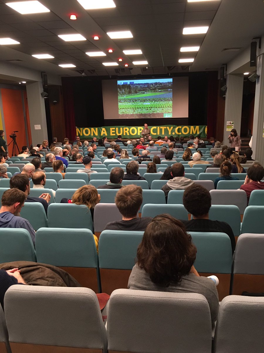 FneIDF's tweet photo. Beaucoup de monde pour le forum-débat pour trouver des alternatives à #Europacity Les franciliens ont le droit de connaitre la vérité ! https://t.co/UUaP28OUwJ