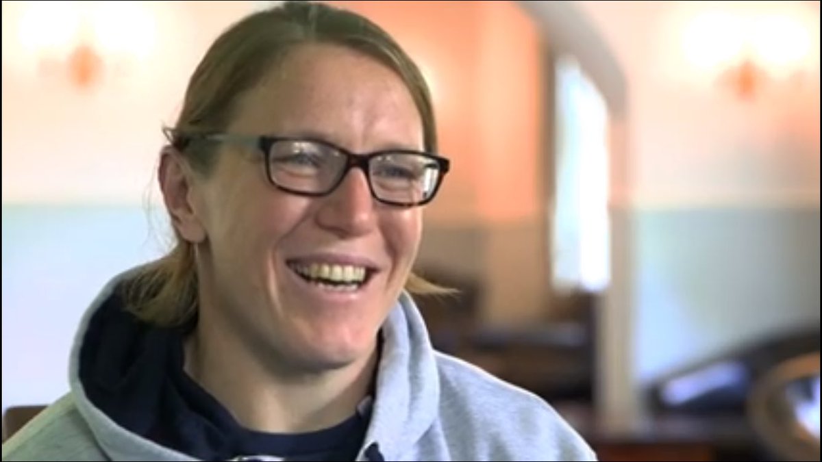 If you can get to The Stoop tomorrow, you really should. Rocky Clark is set to equal Jason Leonard's caps record. facebook.com/OfficialEnglan…