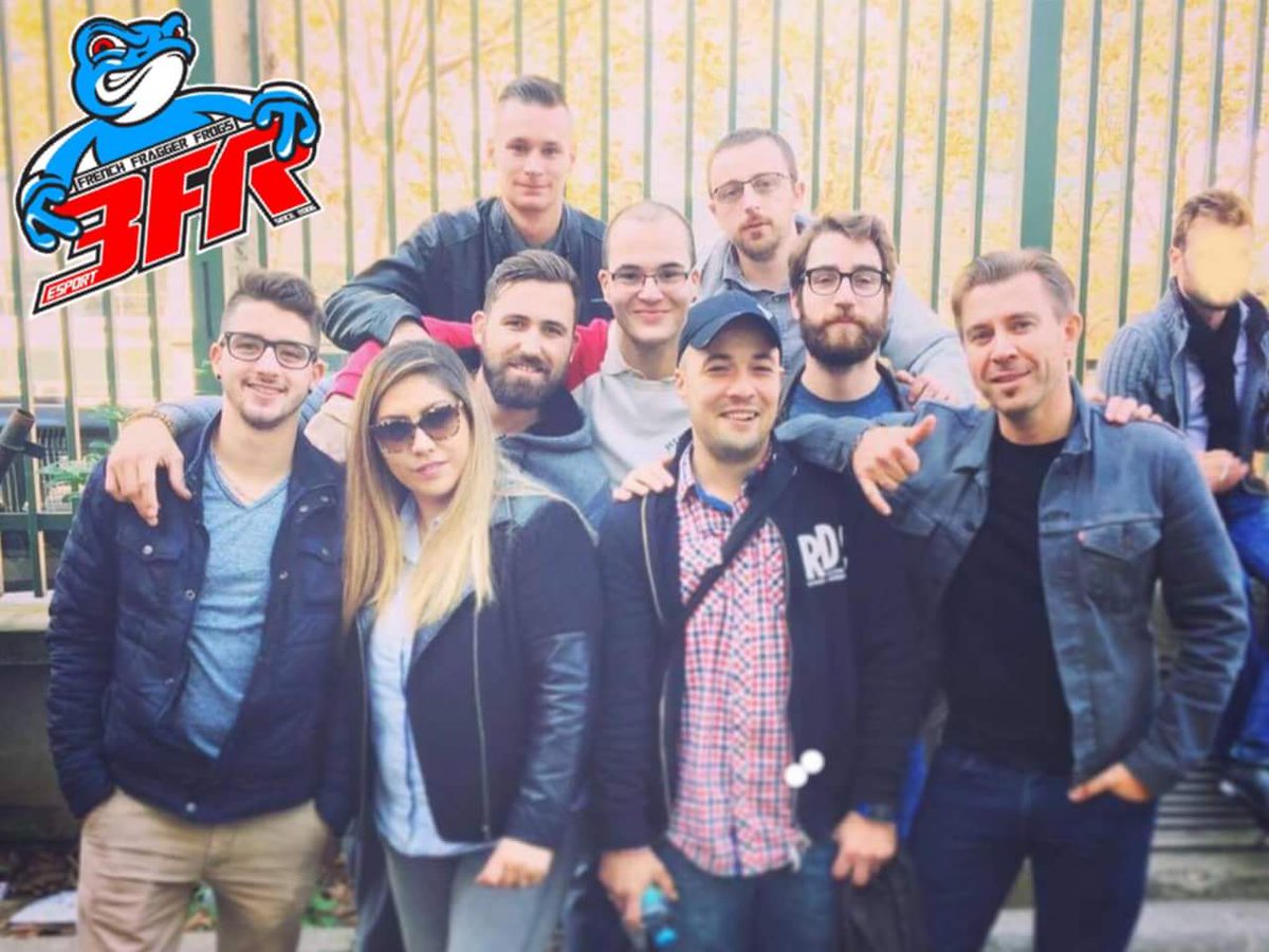 Team3fr's tweet image. Photo de la 3Fr quasiment au complet avec  :
@djulyz 
@kwodiakGaming 
@RC_Design_977 

Et oui on est pas tout jeune !!!