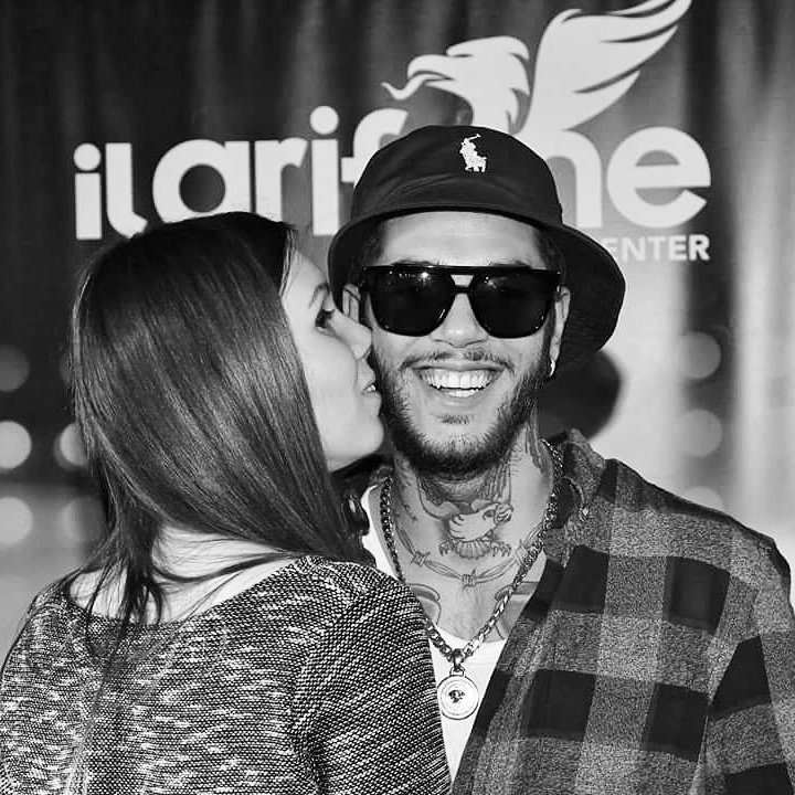 SilTomaselli's tweet photo. In  questo gioco c'è chi viene e chi va, però tu no, rimani qua @RealEmisKilla ❤ https://t.co/kEswAAbjC2