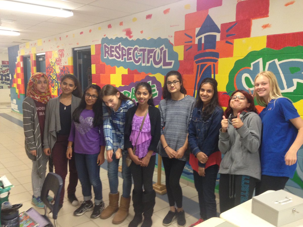 RTMSVisualArts's tweet image. Lots of progress today! Thanks for your dedication Arts Council! @ARTS_PDSB #peelVart