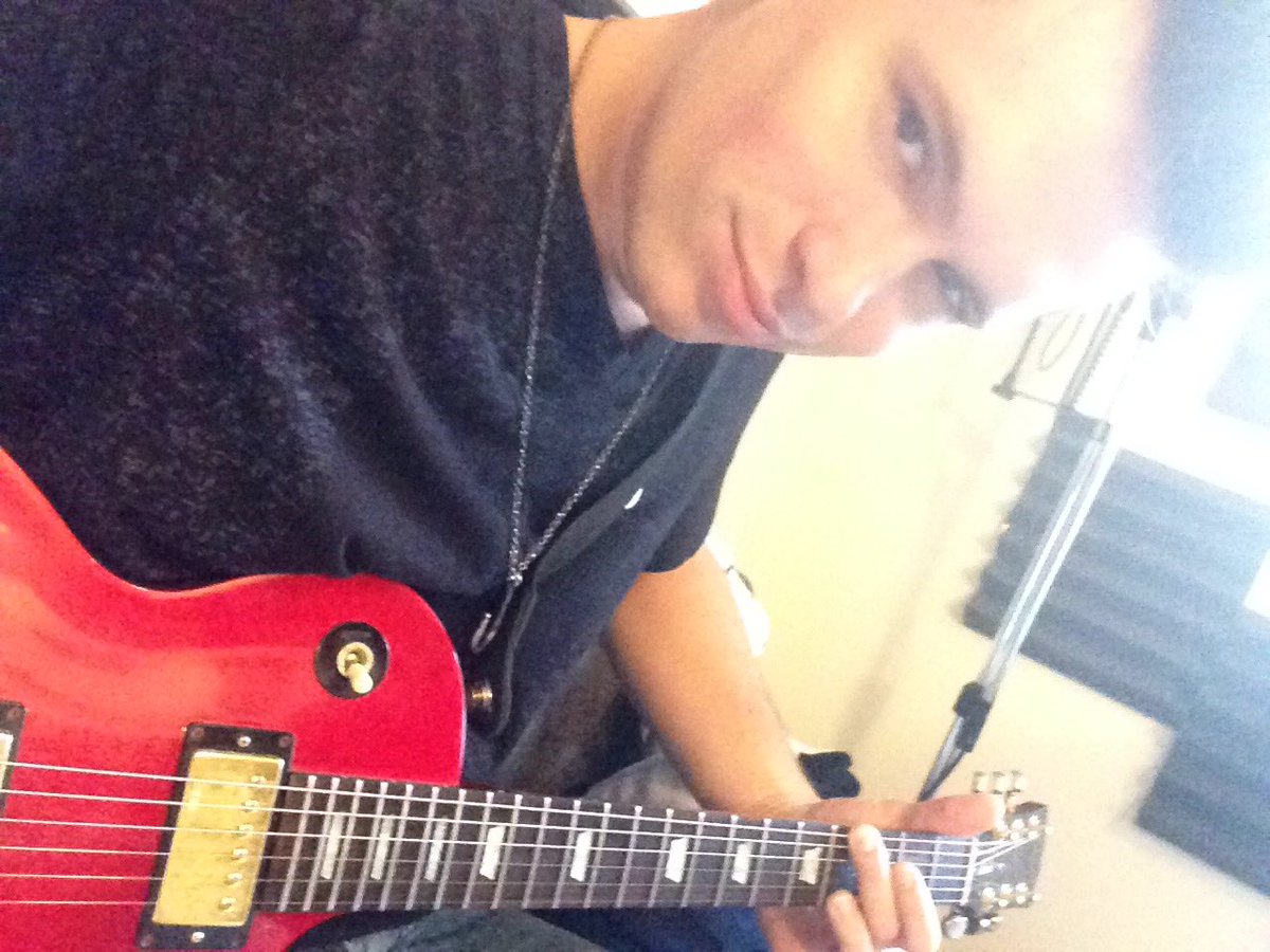 JudsonGuitar's tweet photo. Tracking today with my Les Paul Studio! https://t.co/8UPzVb8PQf
