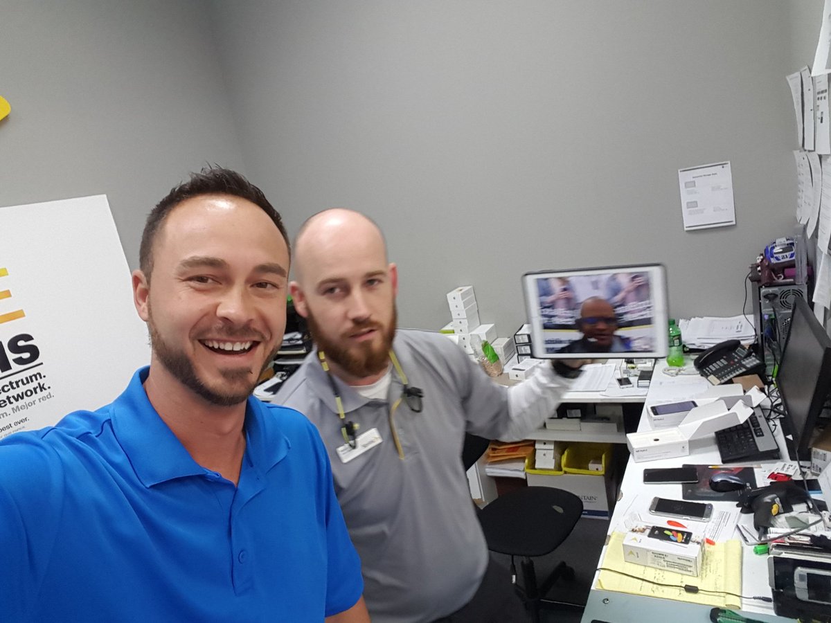 SeanPetersen9's tweet photo. Live #TechExpert in Winter Garden! Building strong relationships &amp; setting the bar high! @SprintOfWinterG @KJcanhelp @PCMG_DK https://t.co/XR7BbZci8j
