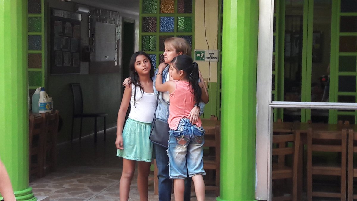 antorchasdevida's tweet photo. En Antorchas de Vida, nos alegra contar siempre con voluntarios que amen nuestros niños. #AntorchasDeVida #NiñosFelices https://t.co/3WUqaJljFR