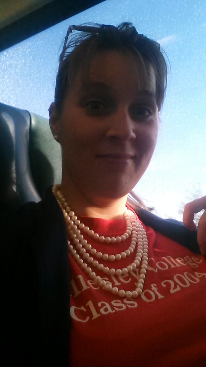 Prof_JHolzer's tweet photo. @WW4Hillary Pearls and pantsuit! Voted at 8, headed to watch parties in NYC. #VoteWellesleyBlue https://t.co/9ketg0Cr69