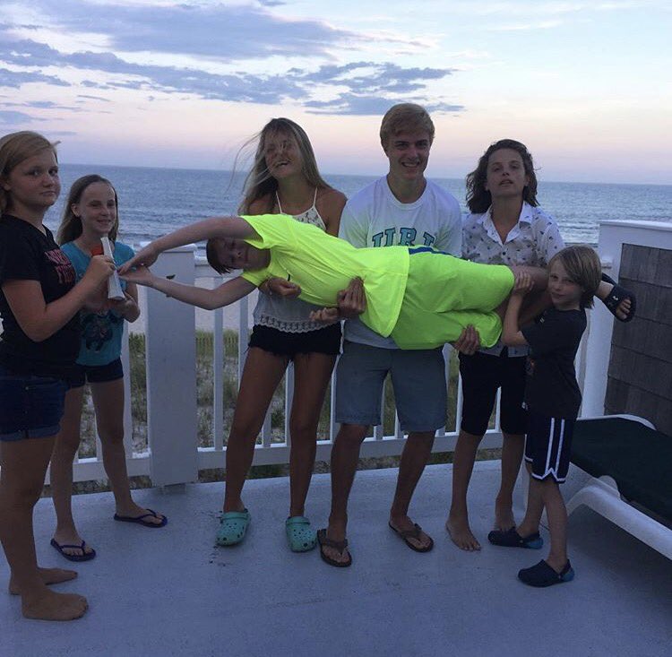 Sidney0525's tweet image. I miss the beach and summer and 4 man bikes and butt henna's and highlighter Matty Beasley :(