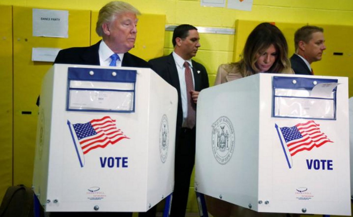 YanniKouts's tweet image. Epic RT @SimonTilford Trump suspects his wife isn't voting for him: