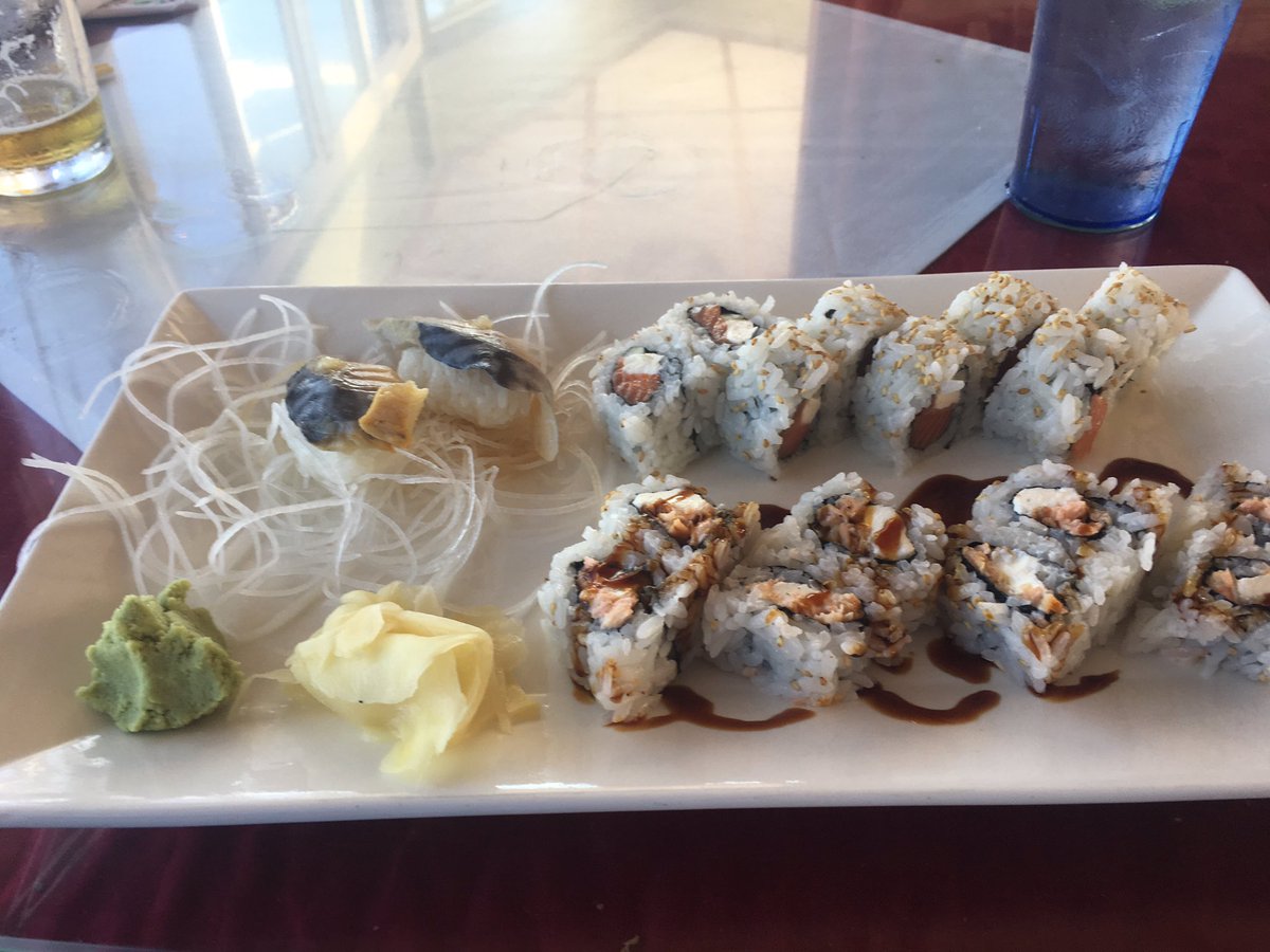 DrMVPsimivalley's tweet photo. #CCIS2016 is over, enjoying lunch in San Diego and going gear up for the @ACSA_info conference! https://t.co/CU9LOU1p39