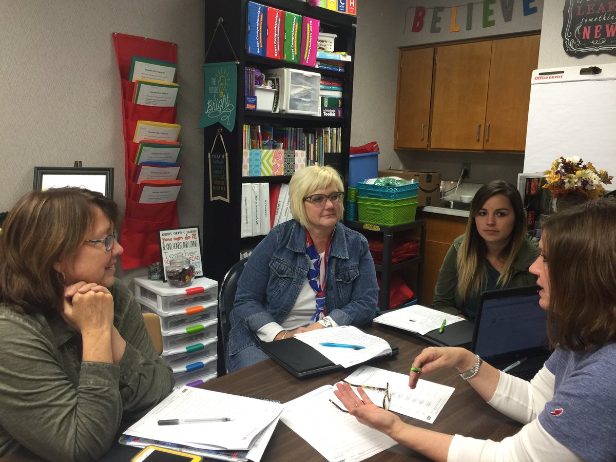 advofroom129's tweet photo. Nothing better than a day with amazing educators learning and growing with one another!  #warrenlearns @GrassyCreekElem https://t.co/mWMoyRLWvq