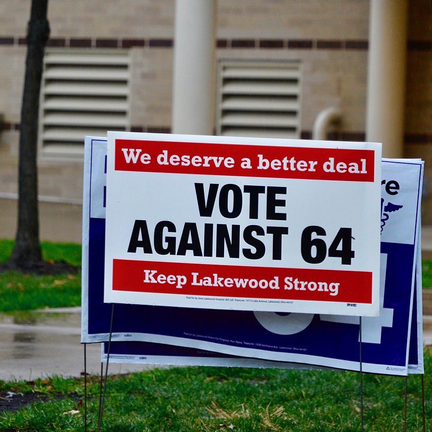 lkwdcitizen's tweet image. Interesting sign strategy. #lakewood #issue64 #electionday