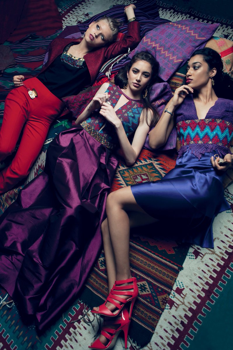 lydialavin's tweet photo. Nuestra colección #RitualesdelTiempo cuenta la historia de tres mujeres: criolla, mestiza y mulata.
A la venta en @saksmexico https://t.co/lzTmbyAla7