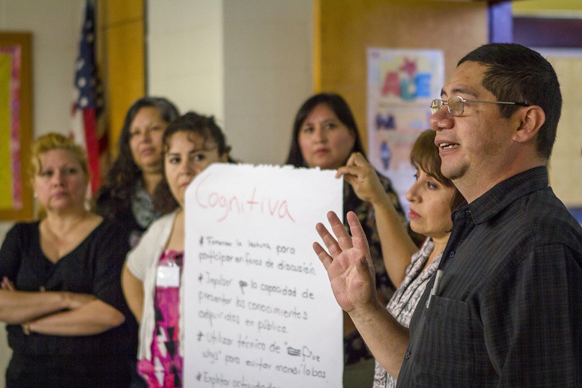 TXCommunities's tweet photo. parents in #PASOS learn how to create a positive lasting educational environment at home using academic tools to foster #ParentEngagement https://t.co/JJSBlujRYl