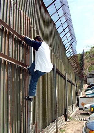 Mani48k's tweet photo. if trump wins my friend pablo is gonna be the #1 climber he's already practicing as you can see! #Pablo2k17 https://t.co/IULXr09uBC