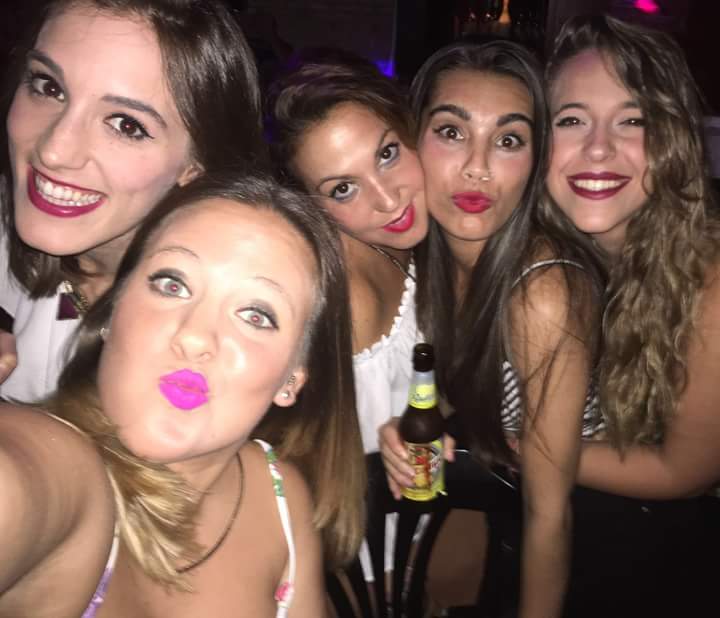 LorienteNerea's tweet photo. En las malas y en las peores, os quiero en mi vida siempre. Ellas ❤ https://t.co/th4fLmMhx3