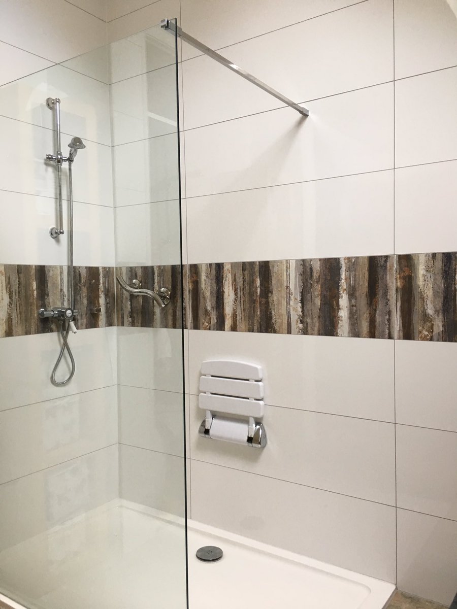 VittoneBuilders's tweet photo. Another very happy customer easy access bathing #Staffordshire #Shropshire  full  supply installation service available.. https://t.co/oloW7x7Mdk