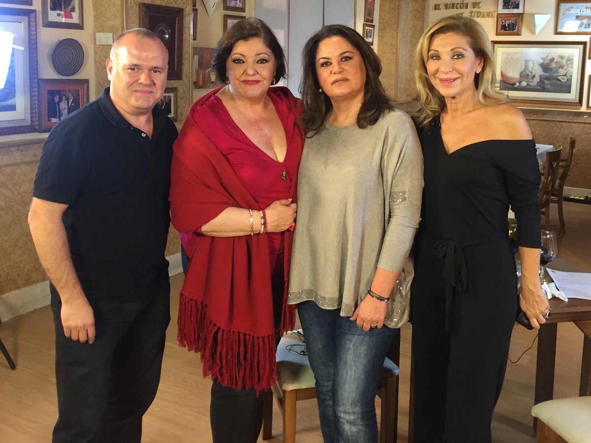 Hoy grabación del programa GRANDES presentado por Jenny Llada en Casa Juan con dos GRANDES Charo Reina y María Vidal con un gran equipo.